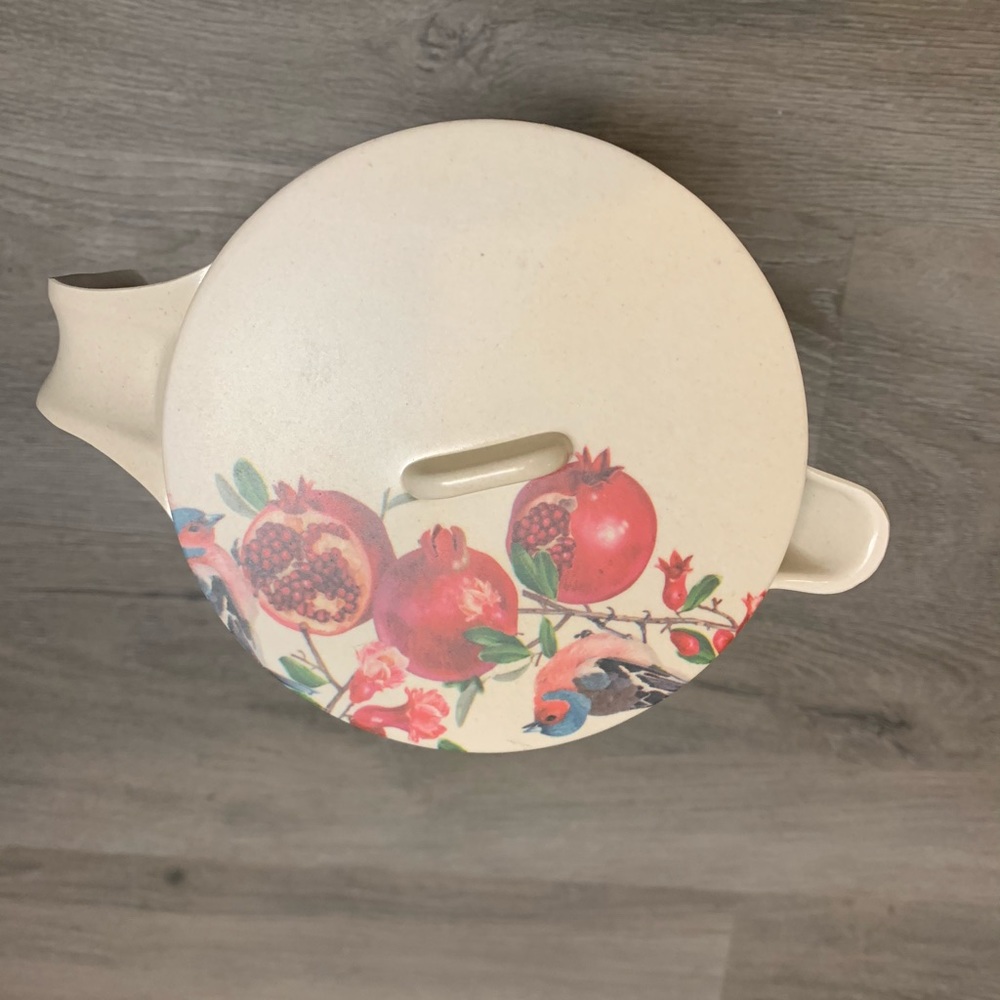 Bamboo pitcher with top